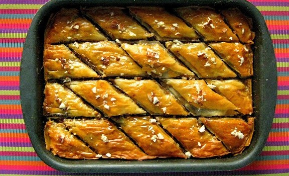 baklava su riesutais